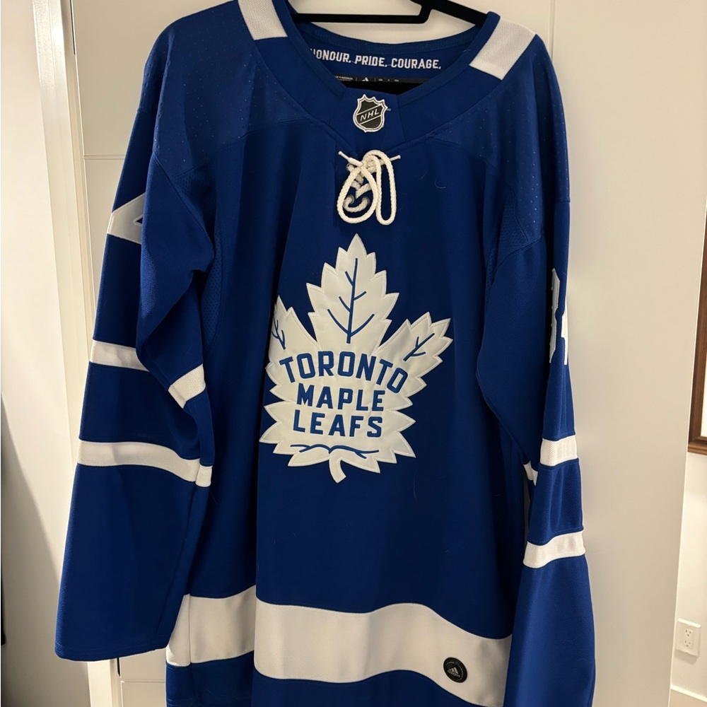 Toronto Maple Leafs Blue and White Jersey